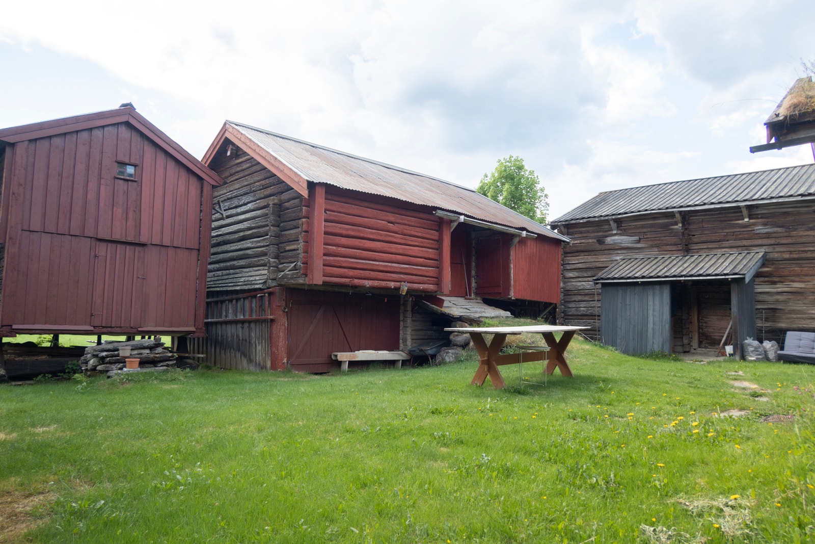 Gårdstun. Galleribilde