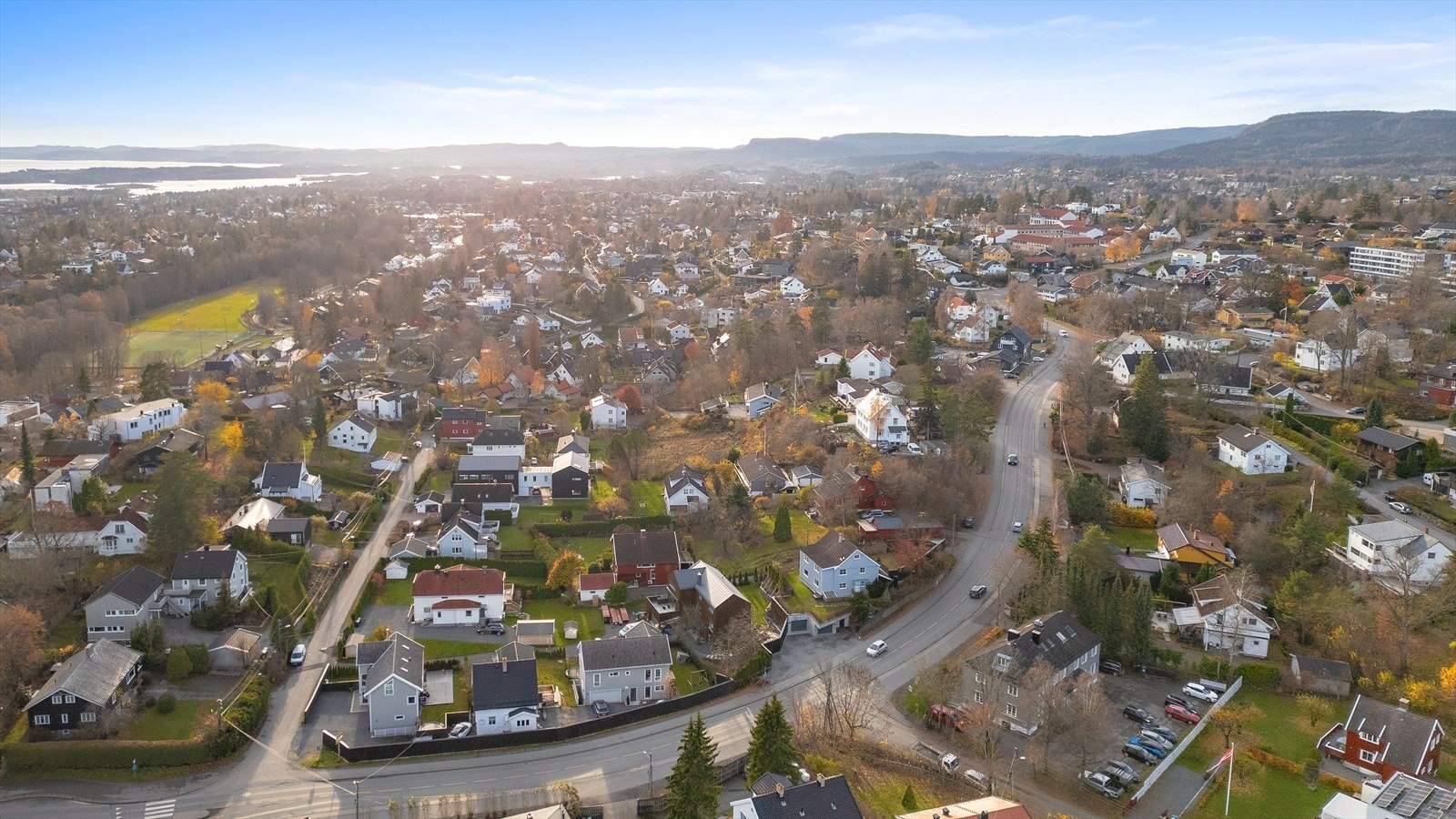 Nært til Jarhuset med dagligvare og apotek. Galleribilde