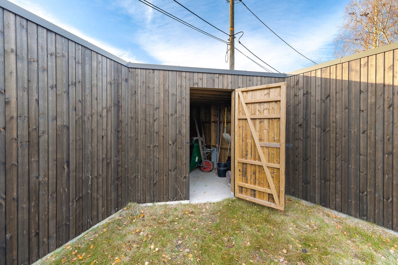 I hagen finner du også en bod. Galleribilde