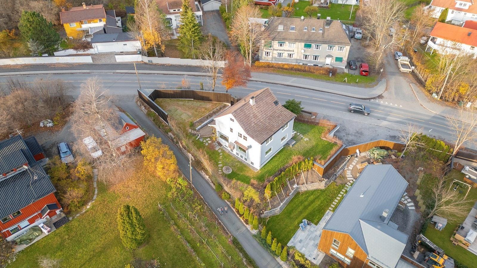 Kort vei til offentlig transport og Jar Trikk. Galleribilde