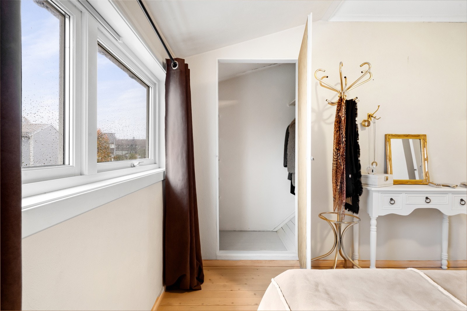 Garderobe Galleribilde