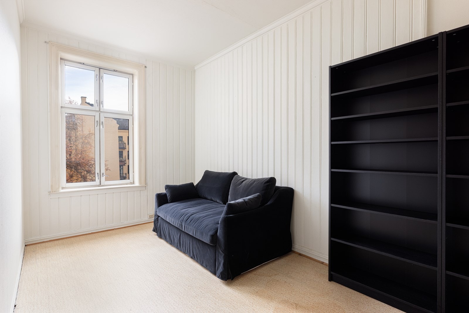 Soverom 2. Mye naturliglys, og er vendt mot bakgården. Galleribilde