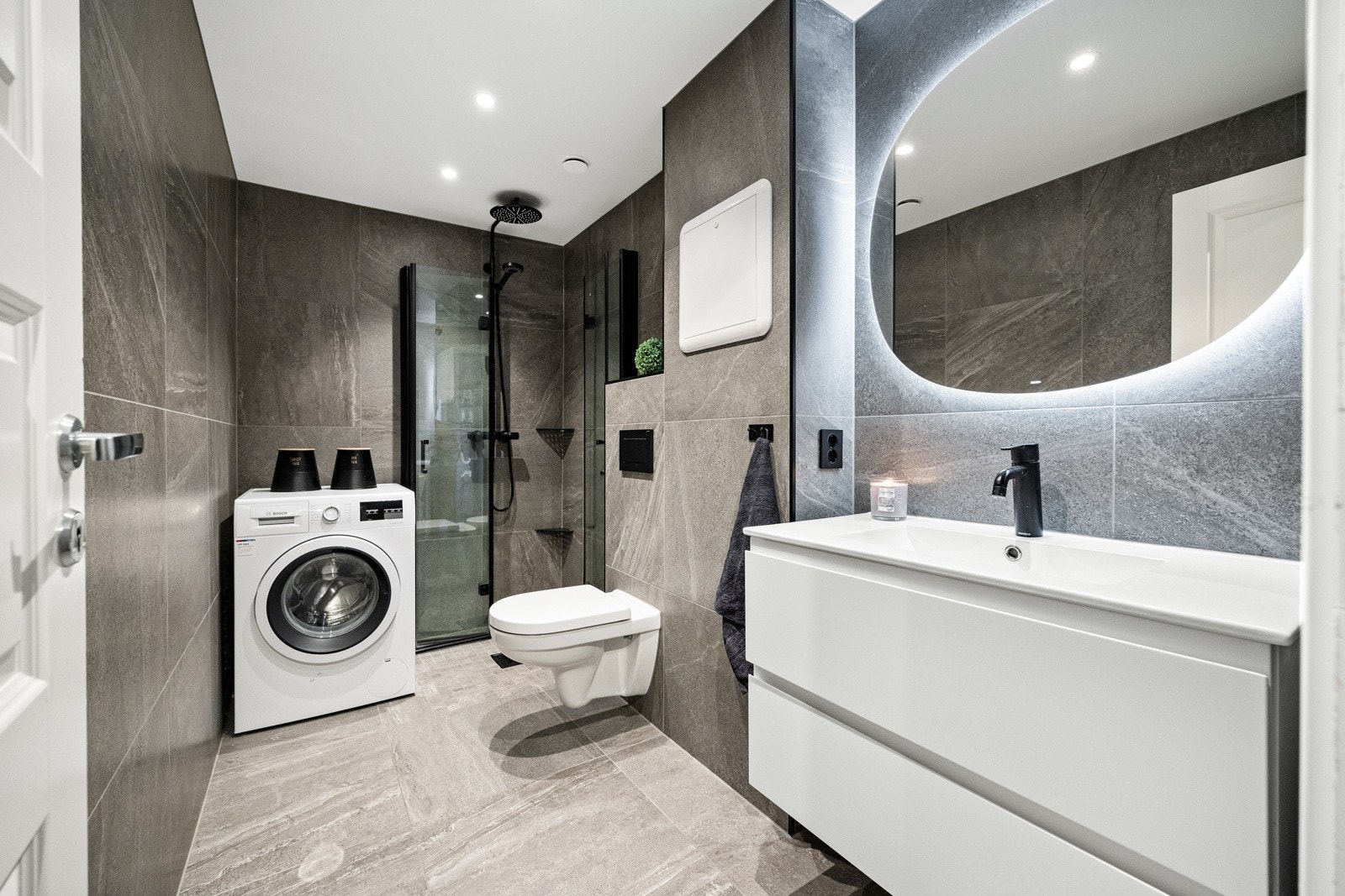 Leiligheten inneholder et delikat bad fra 2022. Galleribilde