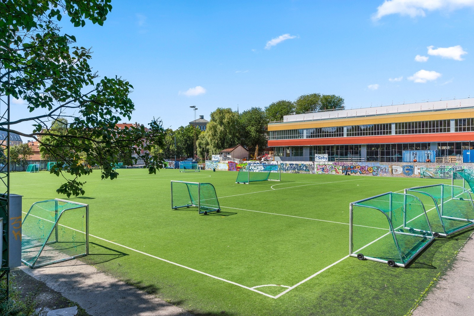 Kun noen kvartaler unna ligger Dælengabanen. Galleribilde