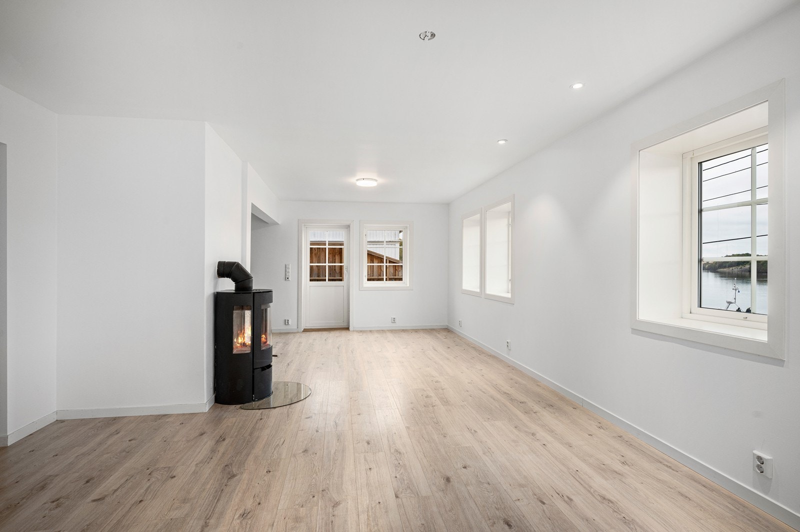 Lys og trivelig stue med gode innredningsmuligheter. Galleribilde