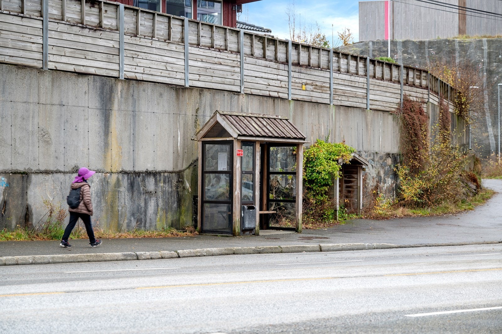 Nærmeste bussholdeplass ligger rett utenfor bygget. Galleribilde