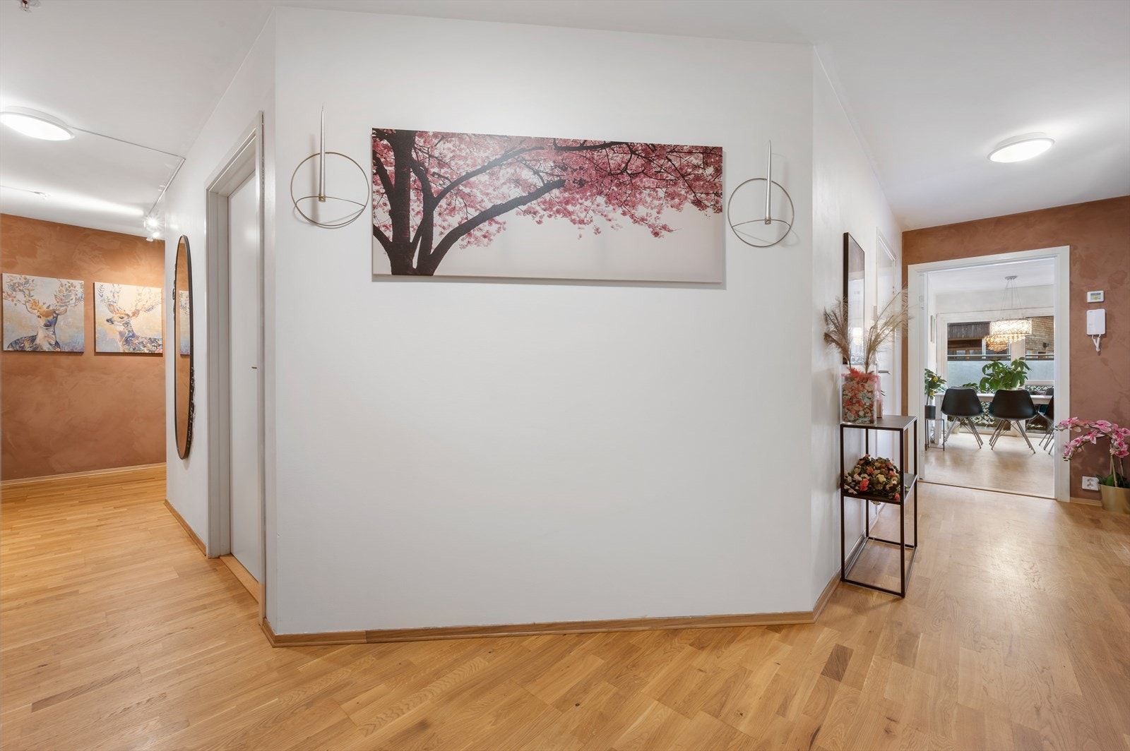 Stor og praktisk gang. Galleribilde