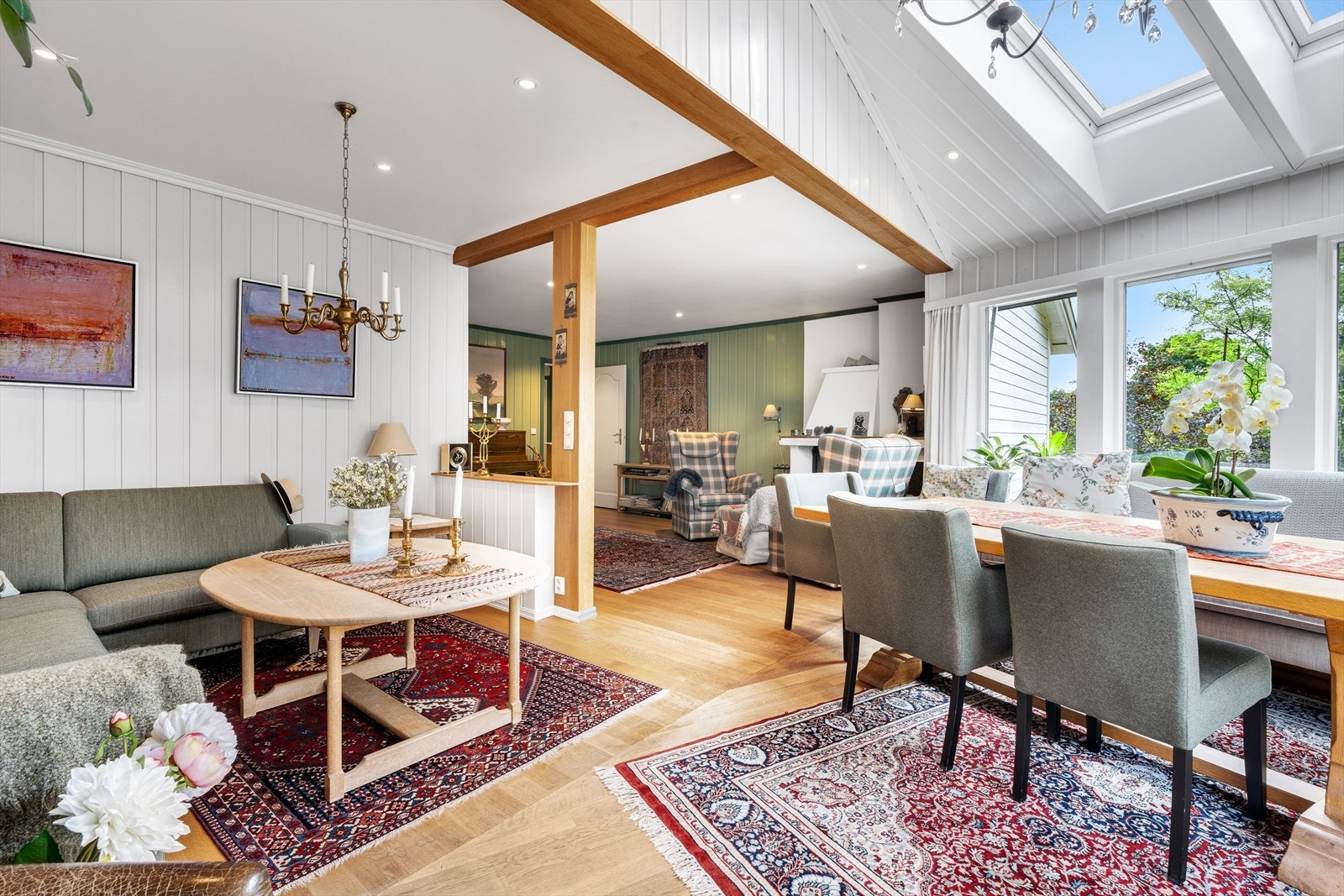 Legg merke til takhøyden Galleribilde