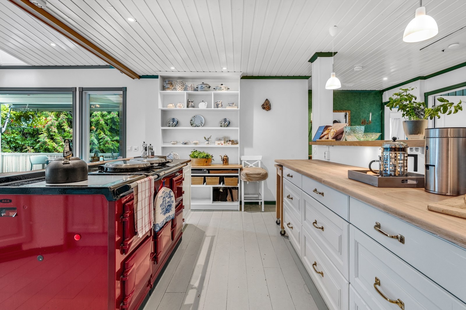 Flott enebolig som senere er påbygget med store, åpne rom og meget god planløsning Galleribilde