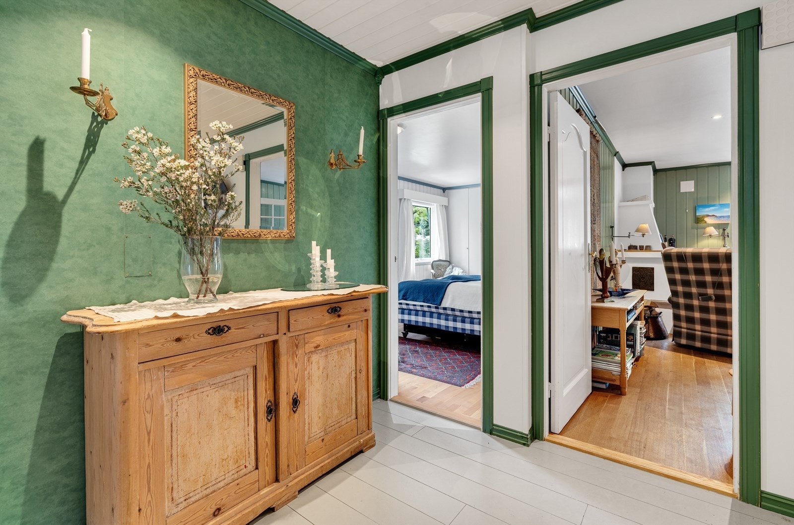 Fra kjøkken mot hovedsoverom og stue Galleribilde