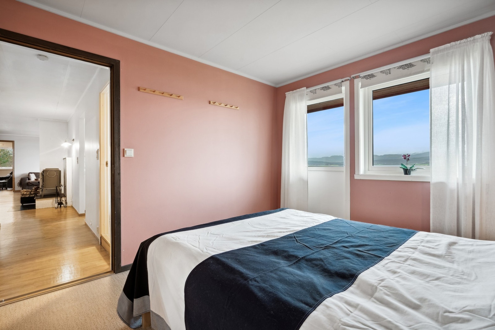 Soverommet har utgang til balkong. Galleribilde