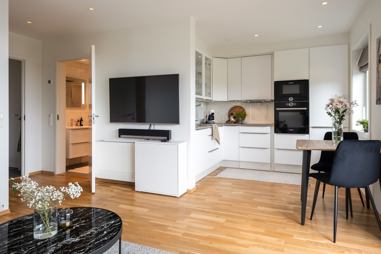 Leiligheten ble oppført i 2017 og har moderne standard. Galleribilde