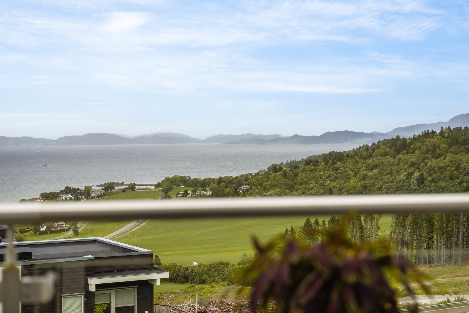 Man ser også mot Malvik og Stjørdal. Galleribilde