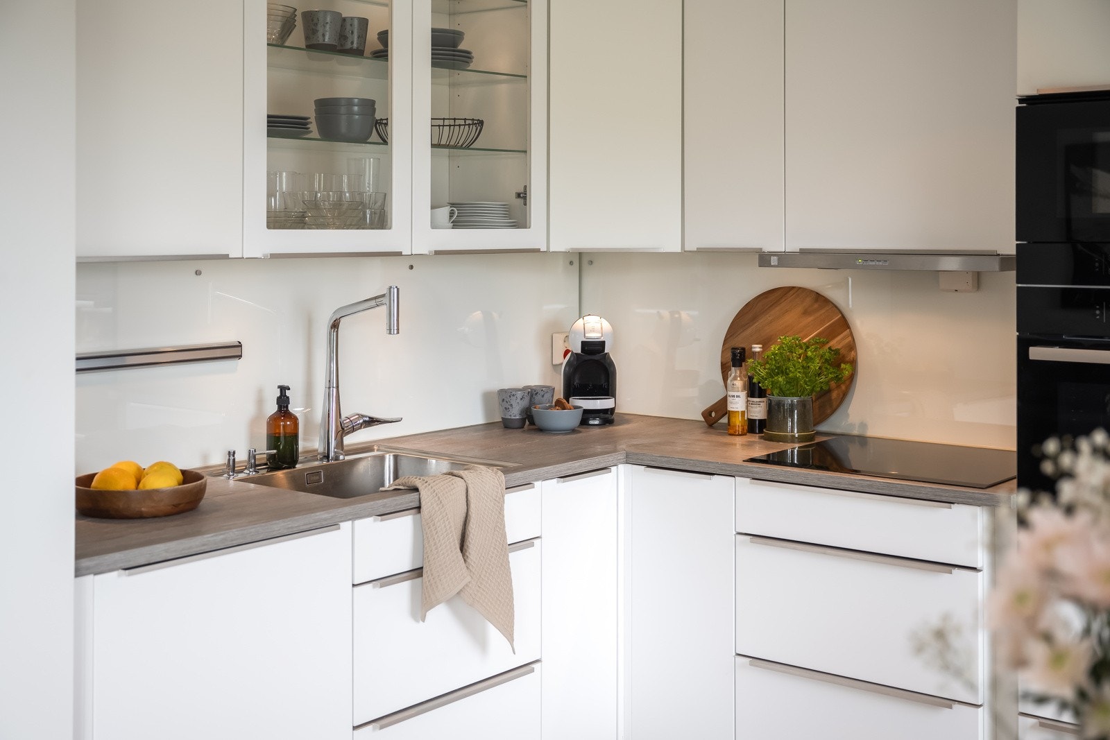 Integrerte hvitevarer medfølger i handelen. Galleribilde