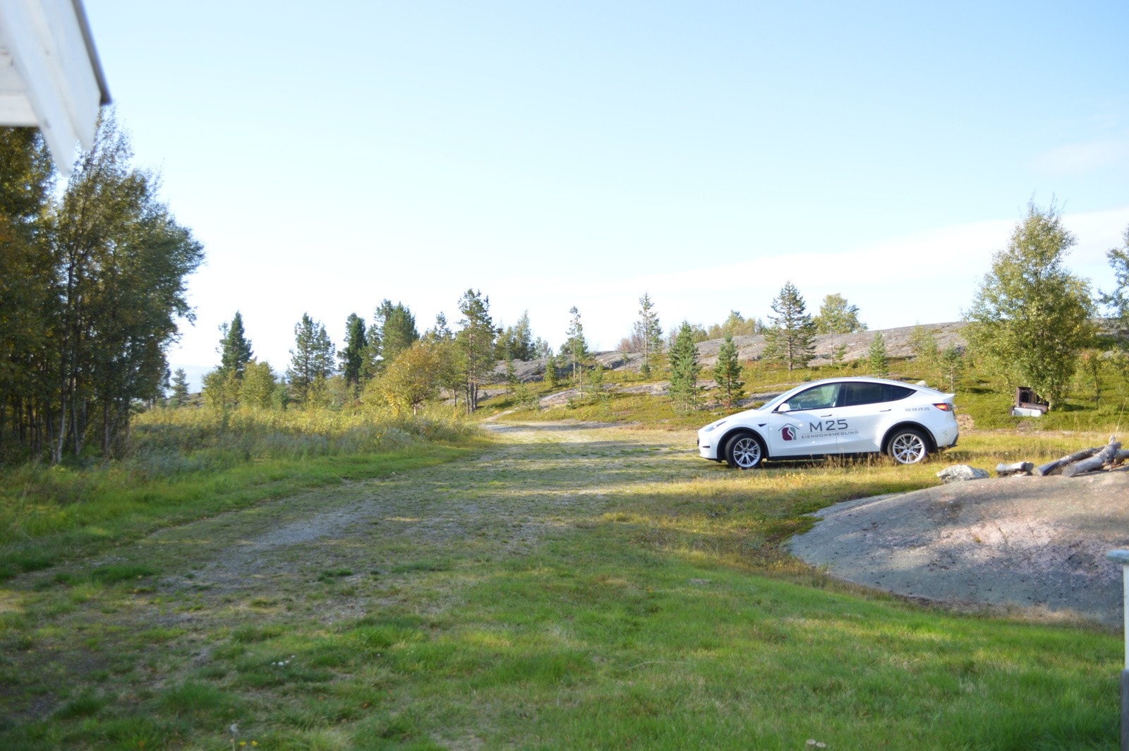 Parkering ved hytte Galleribilde