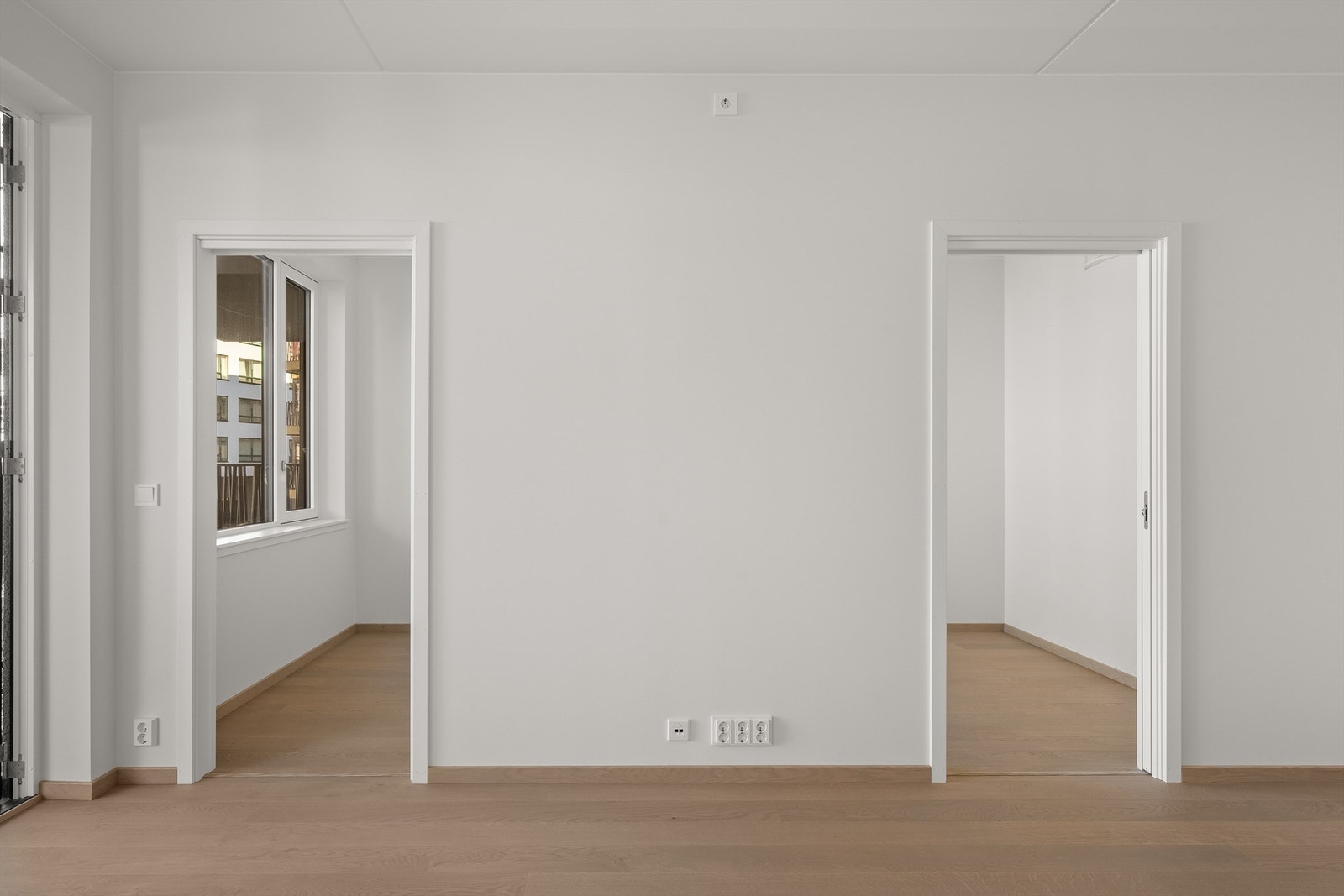 Praktisk "Laila-løsning" med to dører inn til soverommet. Galleribilde