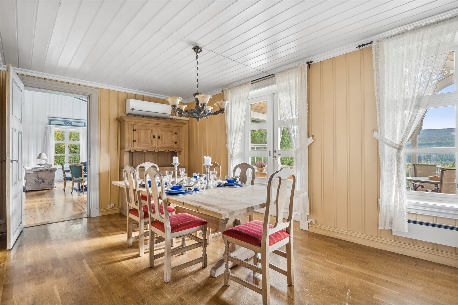 Adkomst til overbygd terrasse. Galleribilde