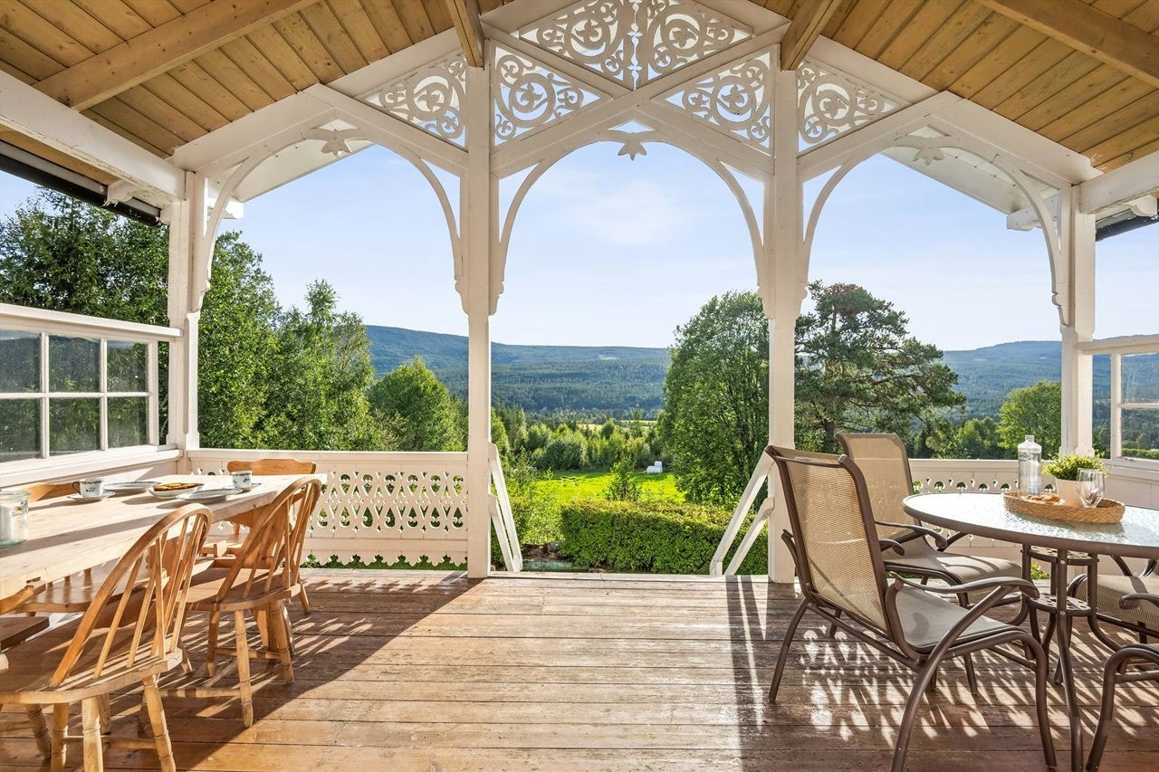 Terrassen med adkomst fra spisestuen. Galleribilde
