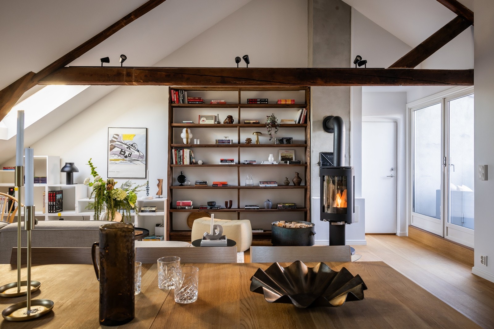 Det meste i boligen er gjennomtenkt og praktisk, i tillegg til at det er estetisk pent og moderne. Galleribilde