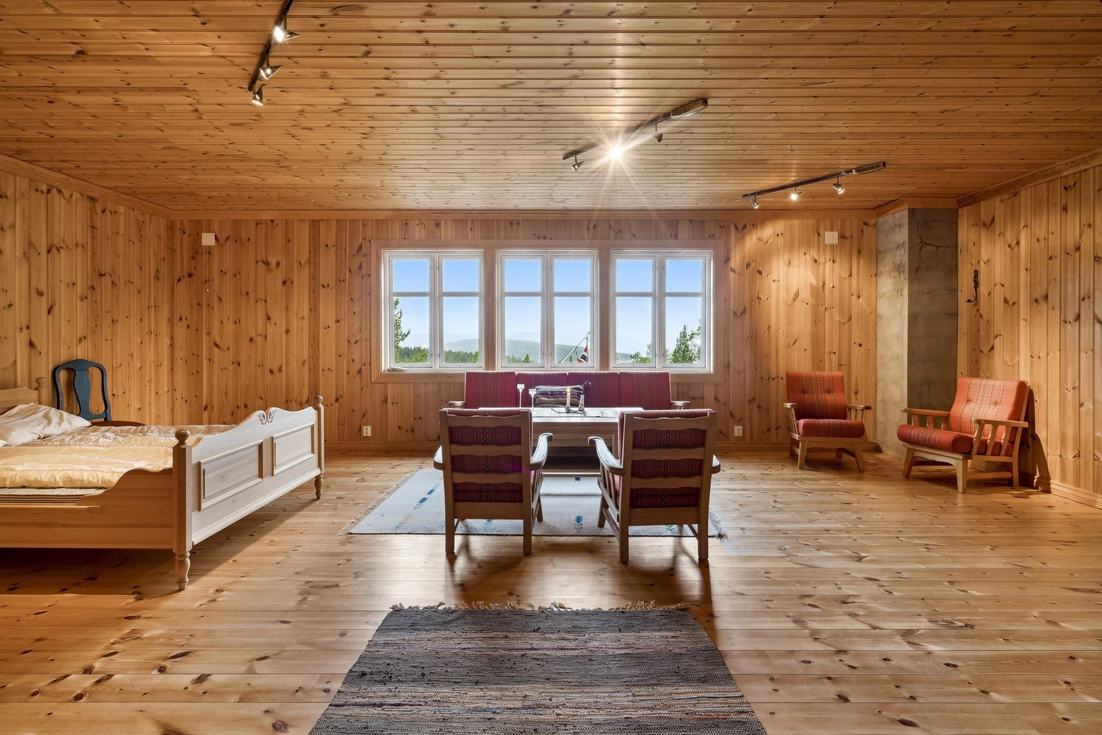 Hovedhus i 2. etasje (loftstue/soverom) Galleribilde