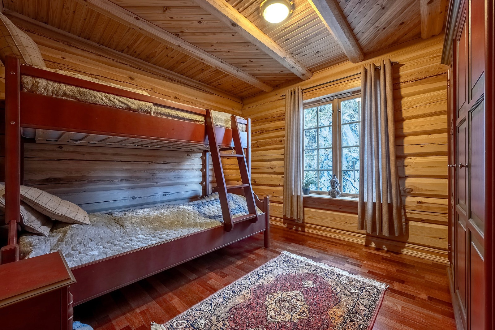 Soverom 2 er også av god størrelse. Galleribilde