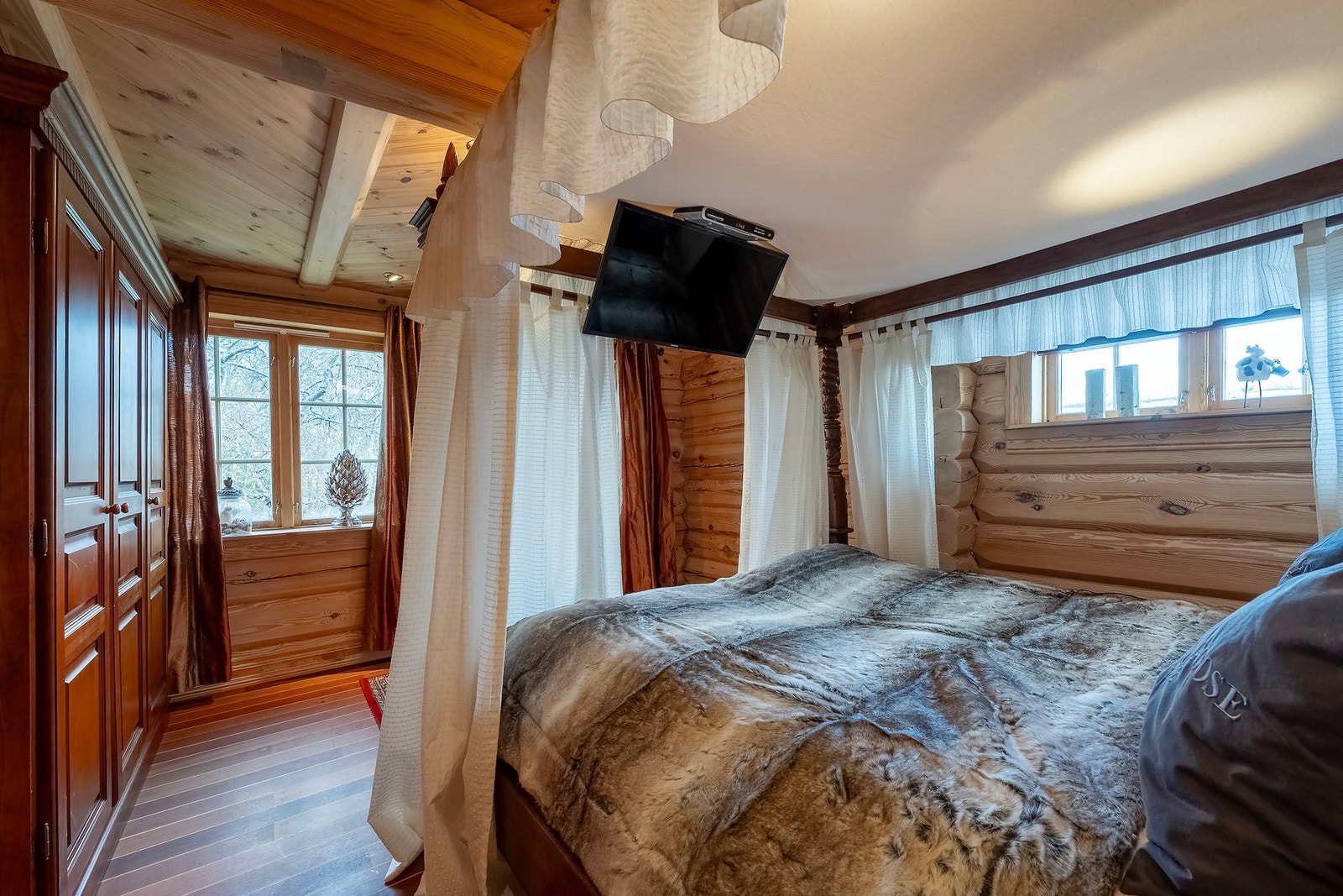 Rikelig med plass til dobbeltseng. Galleribilde