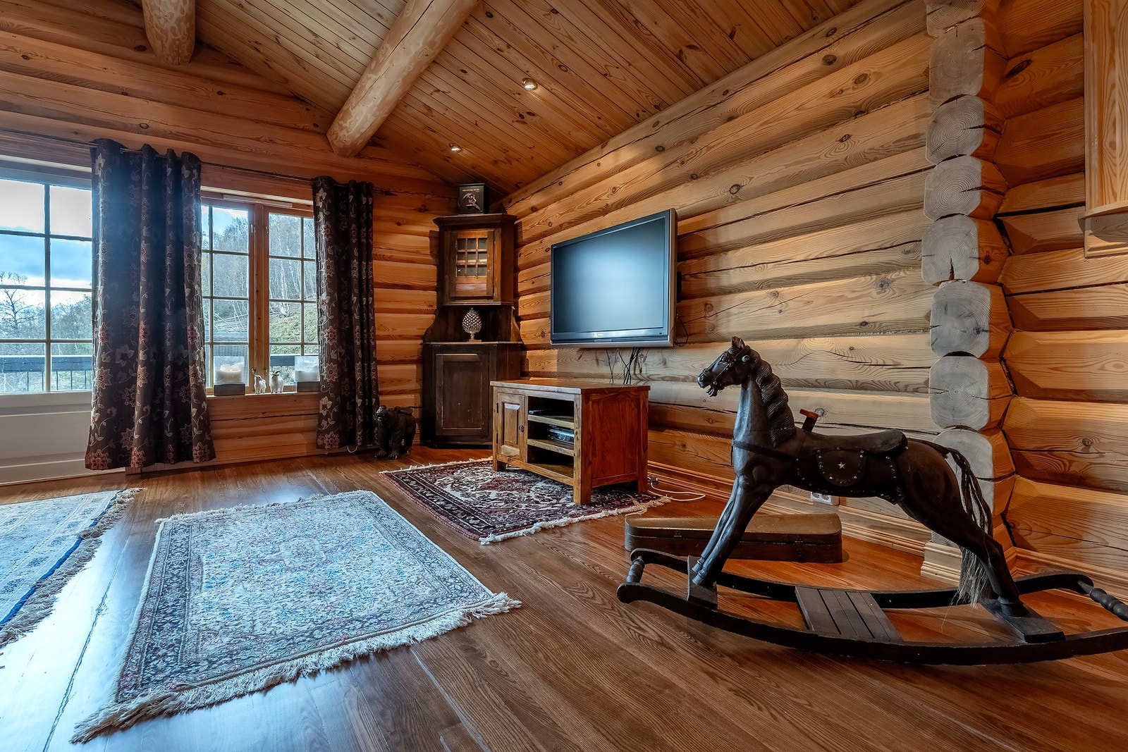 Her kommer du til en stue på 23,5 kvm. Galleribilde