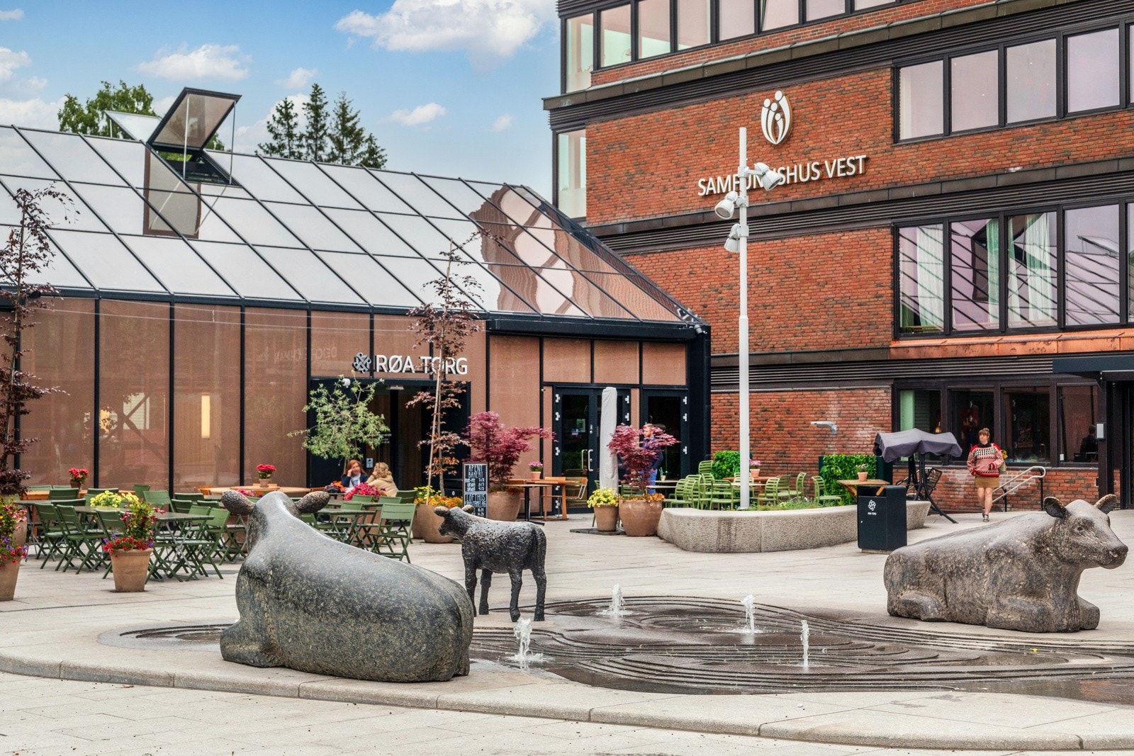 Røa torg. Galleribilde