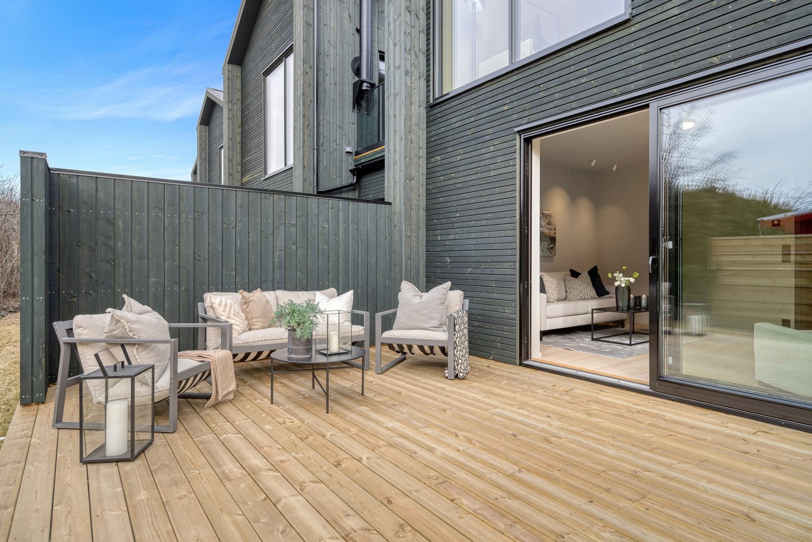Vestvendt og lun terrasse Galleribilde