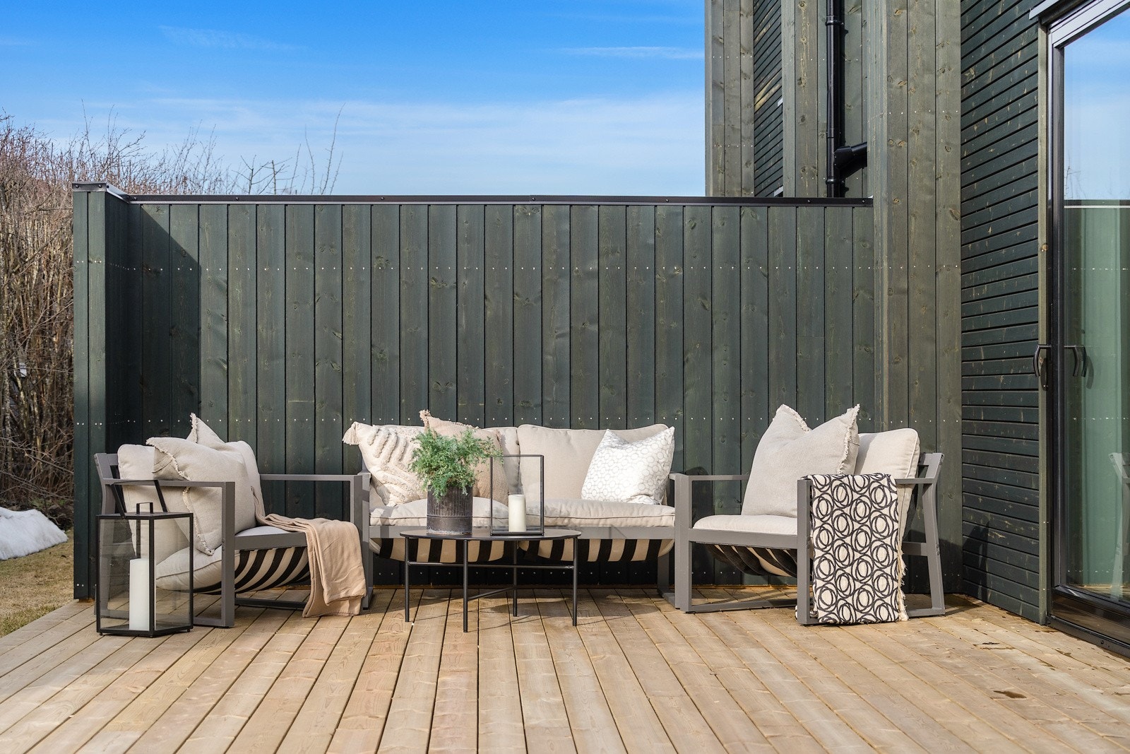 Vestvendt og lun terrasse Galleribilde