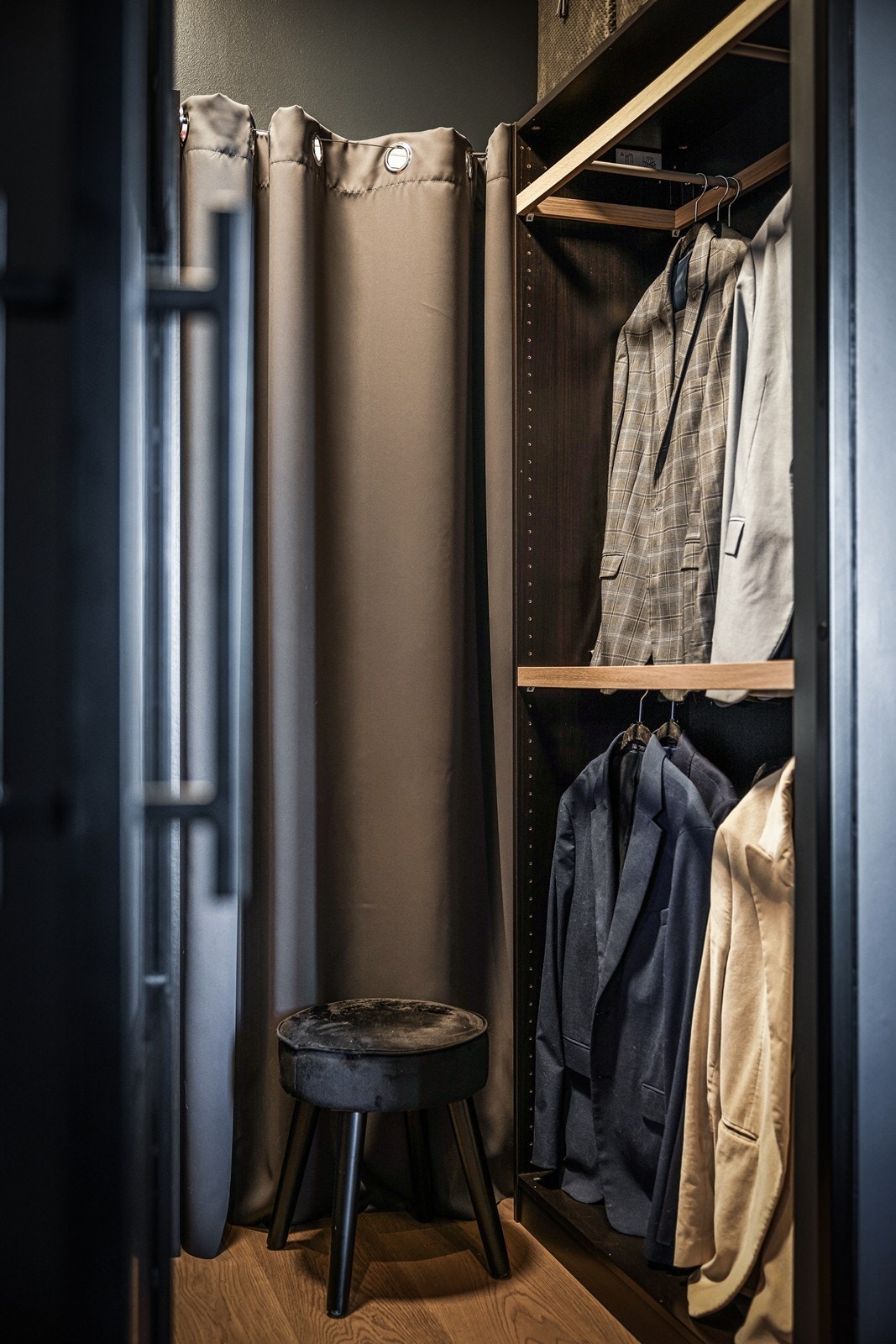 Walk-in closet Galleribilde