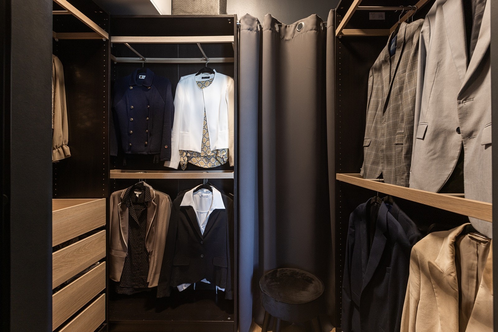 Walk-in closet Galleribilde