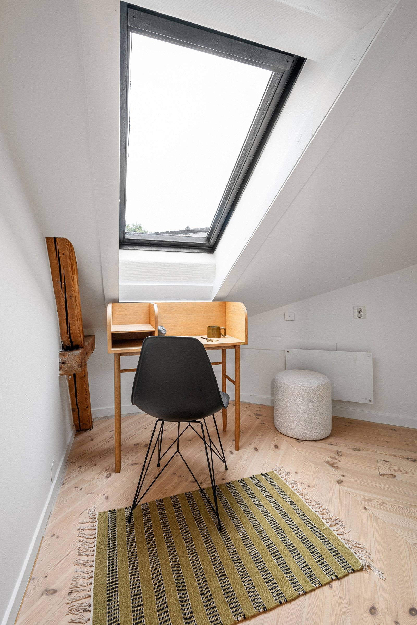 Leiligheten har en praktisk, innvendig bod som benyttes som kontor. Galleribilde