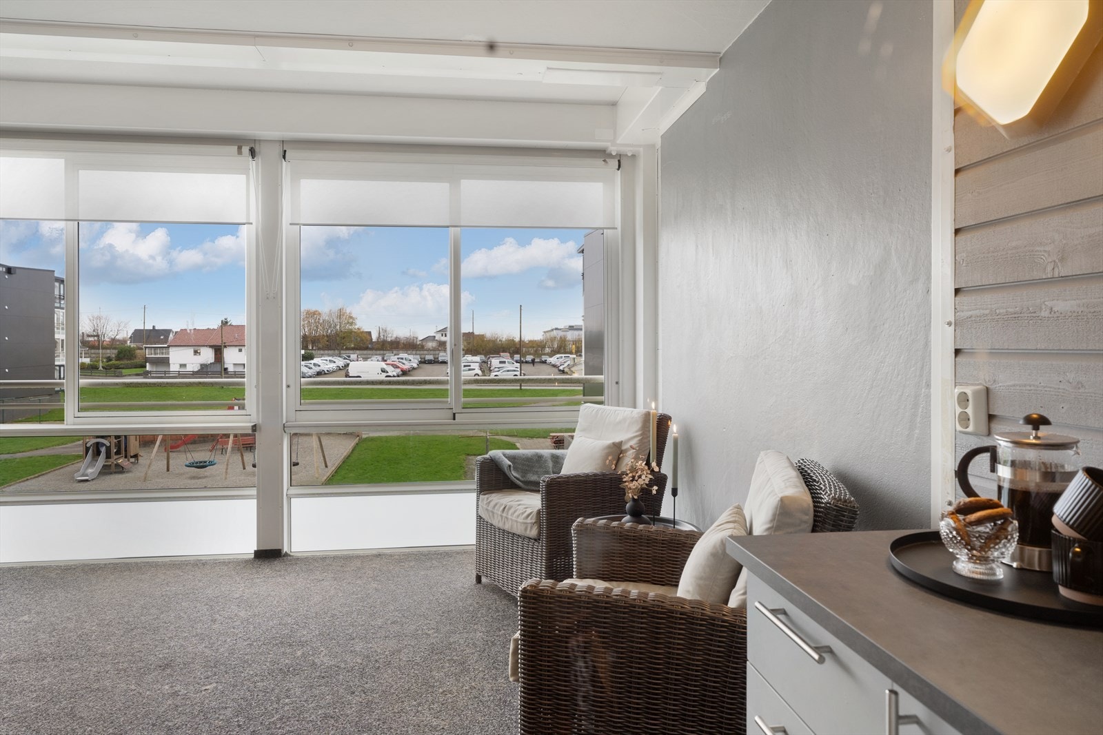 God plass til flere sittegrupper Galleribilde