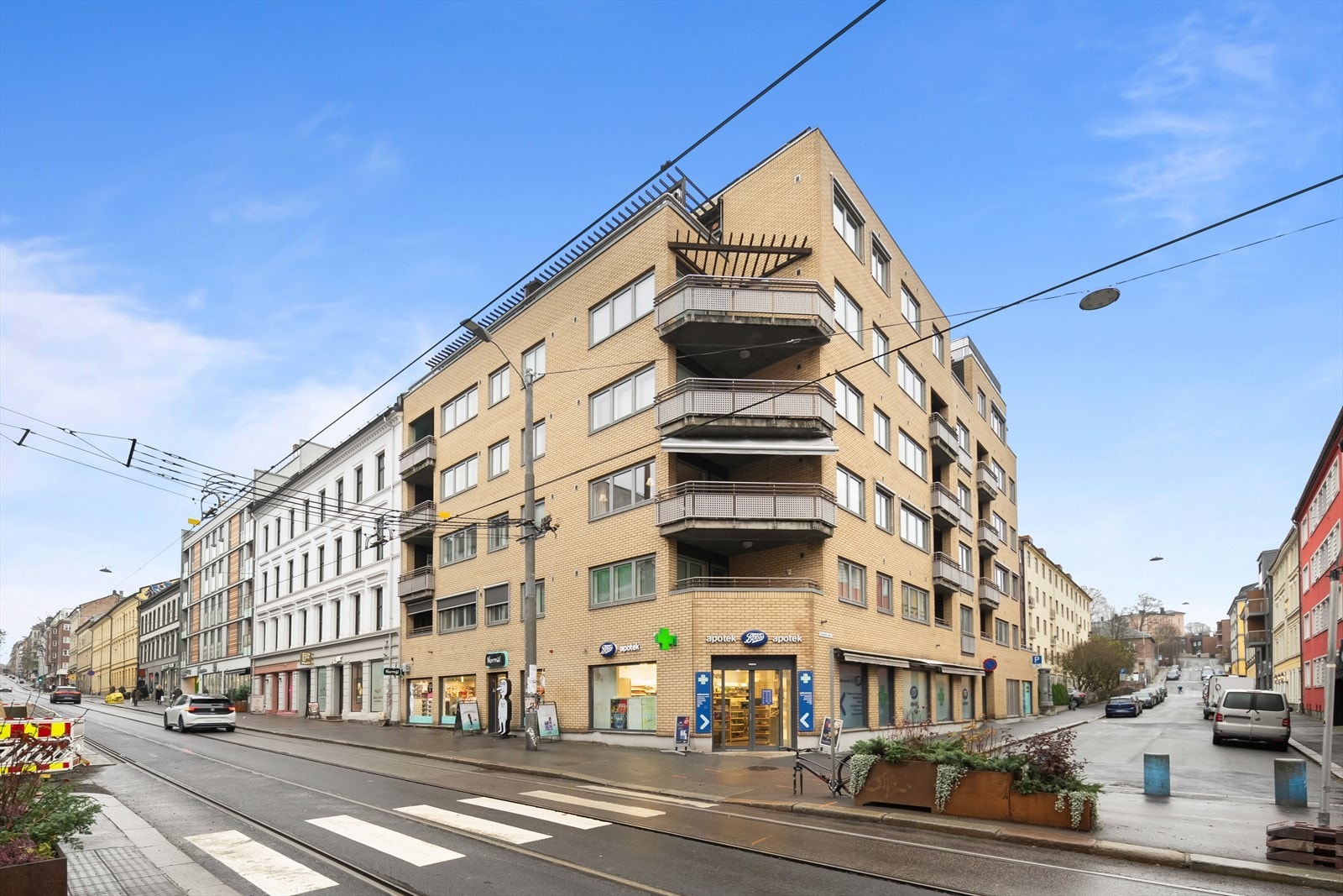 Her bor man svært sentralt til, skjermet i en blindvei med kort vei til "alt" byen har å tilby. Galleribilde