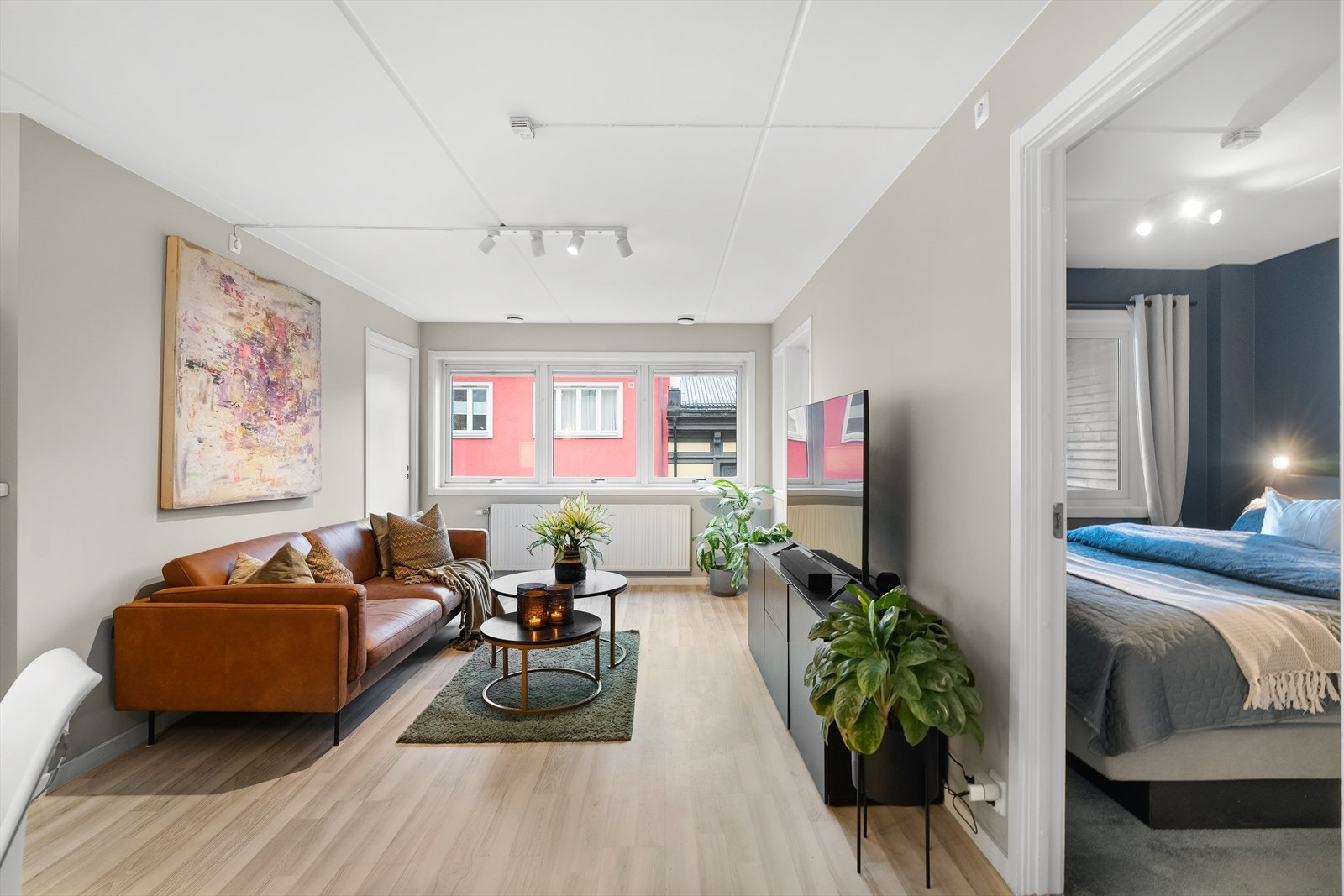 Leiligheten ligger flott til i 4. etasje og oppleves lys og innbydende. Galleribilde