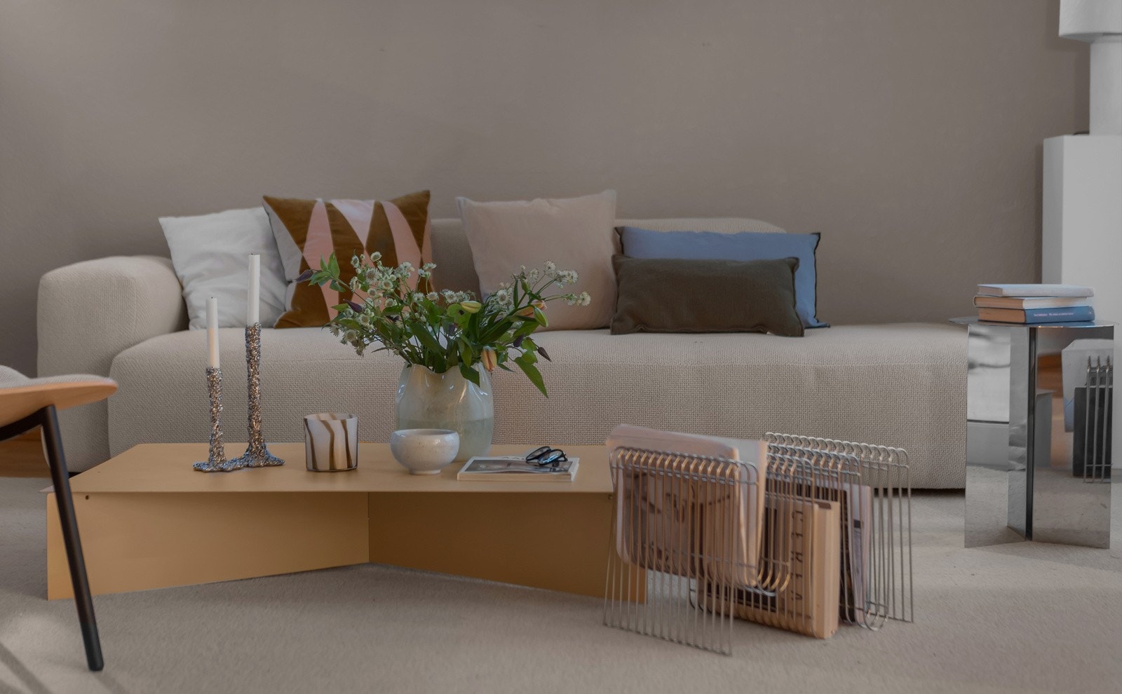 Dagligstua er plassert lengst mot sør i rommet Galleribilde