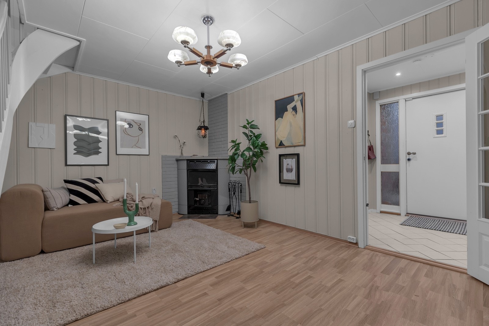 Peisestua er på ca. 16m2 Galleribilde