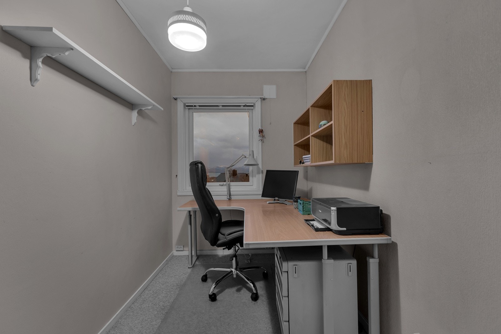 Soverom 3 nyttes i dag til kontor og er plassert mot ves Galleribilde