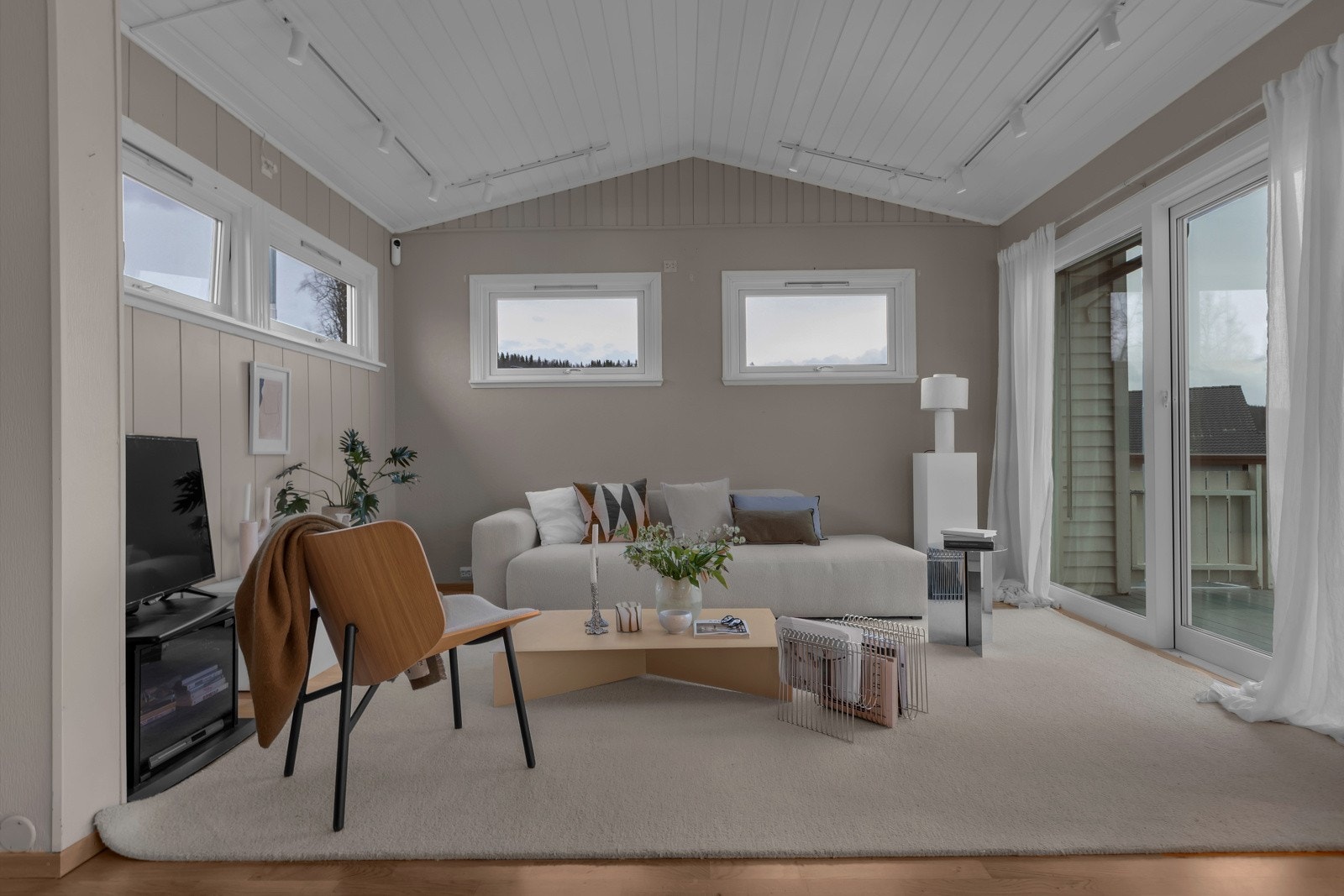 Svært koselig rom med god takhøyde Galleribilde