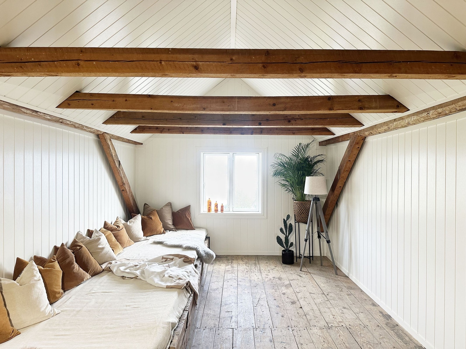 Delvis innredet loft med gode muligheter.jpg Galleribilde