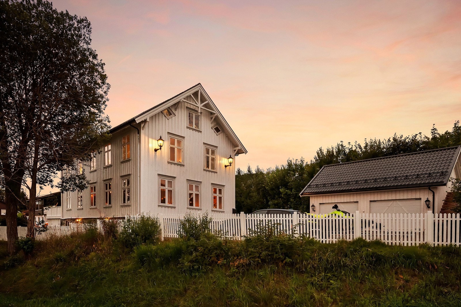 Flott kveldsstemning i Årøhagen 2 Galleribilde