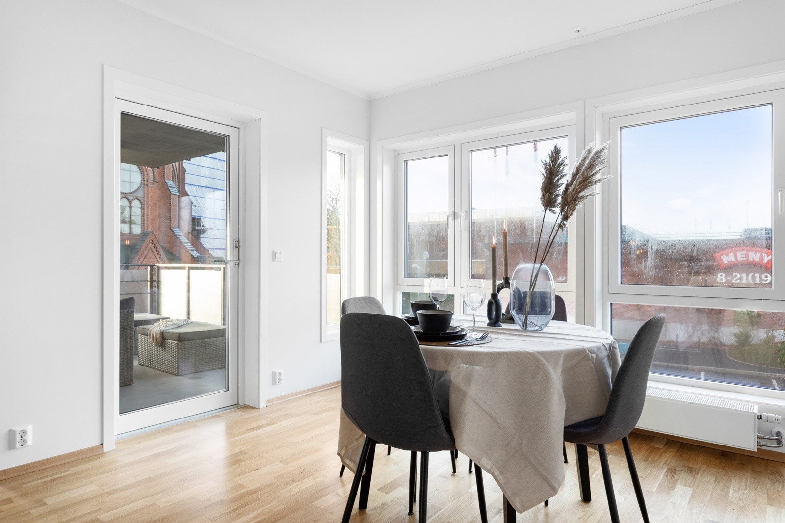 Herfra er det også utgang til en hyggelig balkong. Galleribilde