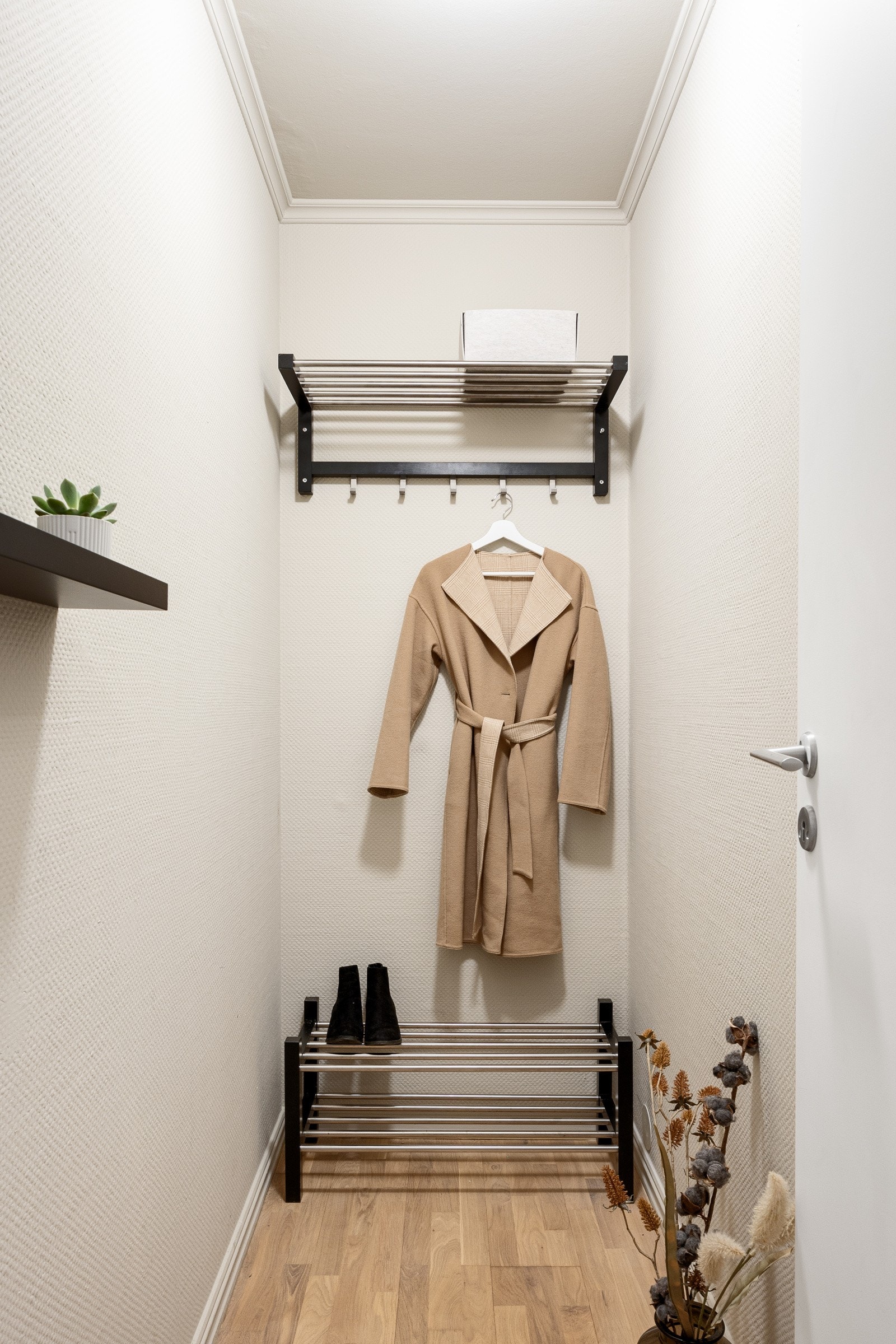 I tillegg til den innvendige boden er det også bod på terrassen og i felles oppgang. Boden kan benyttes som omkledningsrom. Galleribilde