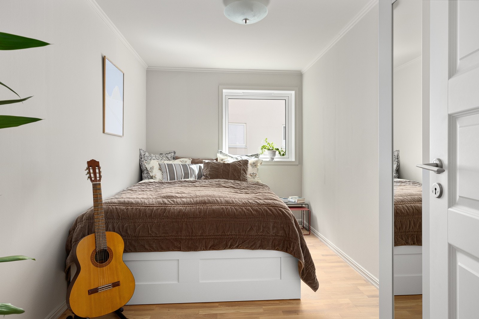 Det er tre gode soverom i leiligheten. Galleribilde