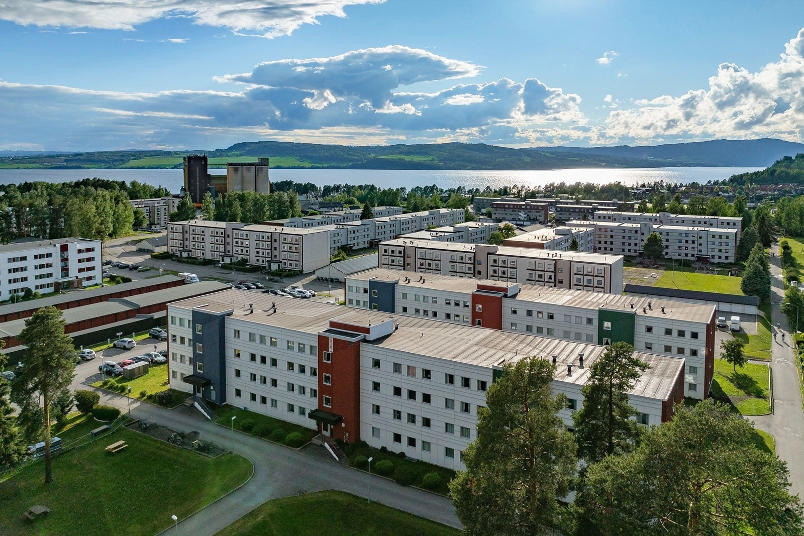 Attraktive Hamar vest med kort veg til alt du trenger i hverdagen. Galleribilde