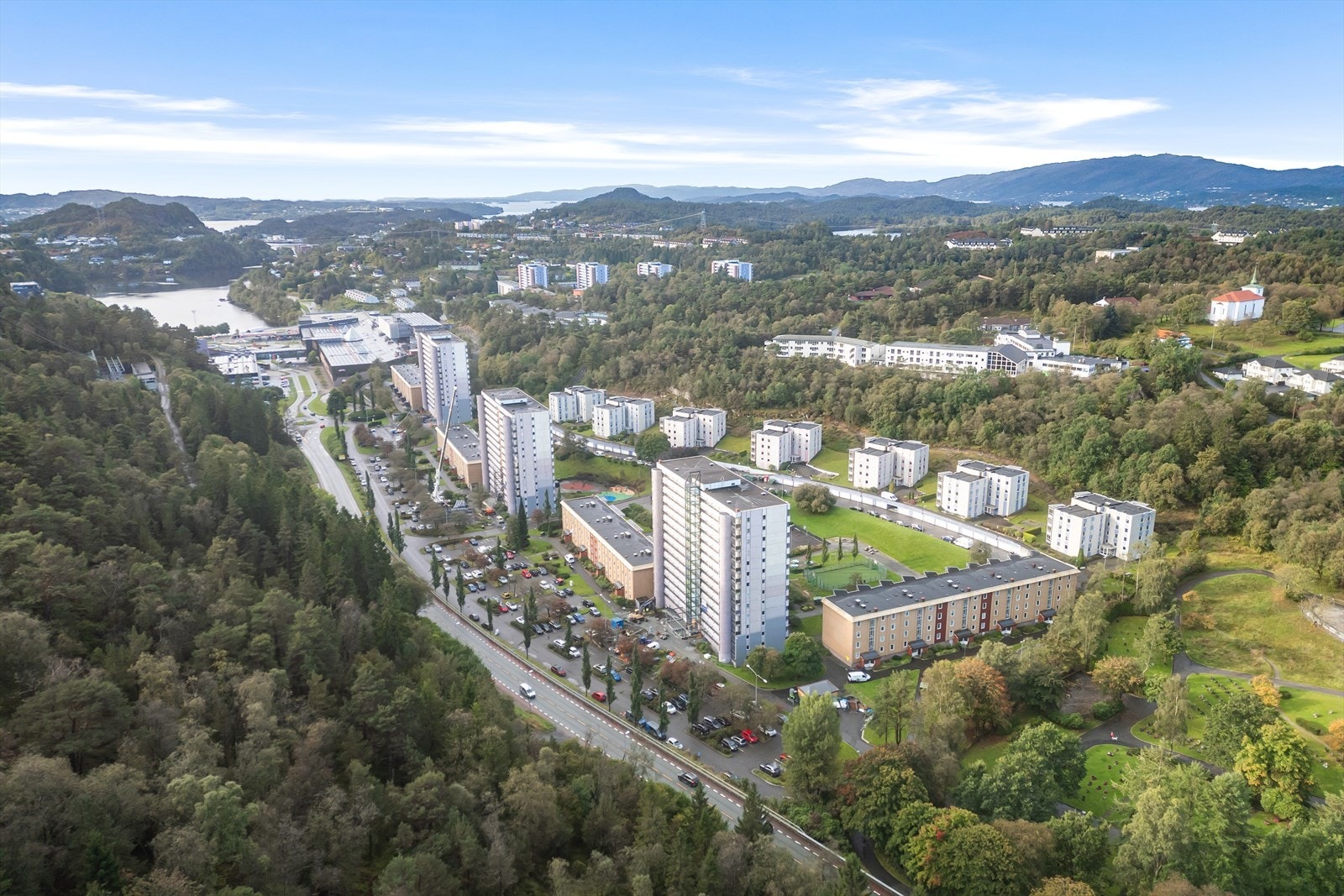 Leiligheten har en sentral beliggenhet i Loddefjord med gangavstand til Vestkanten Galleribilde