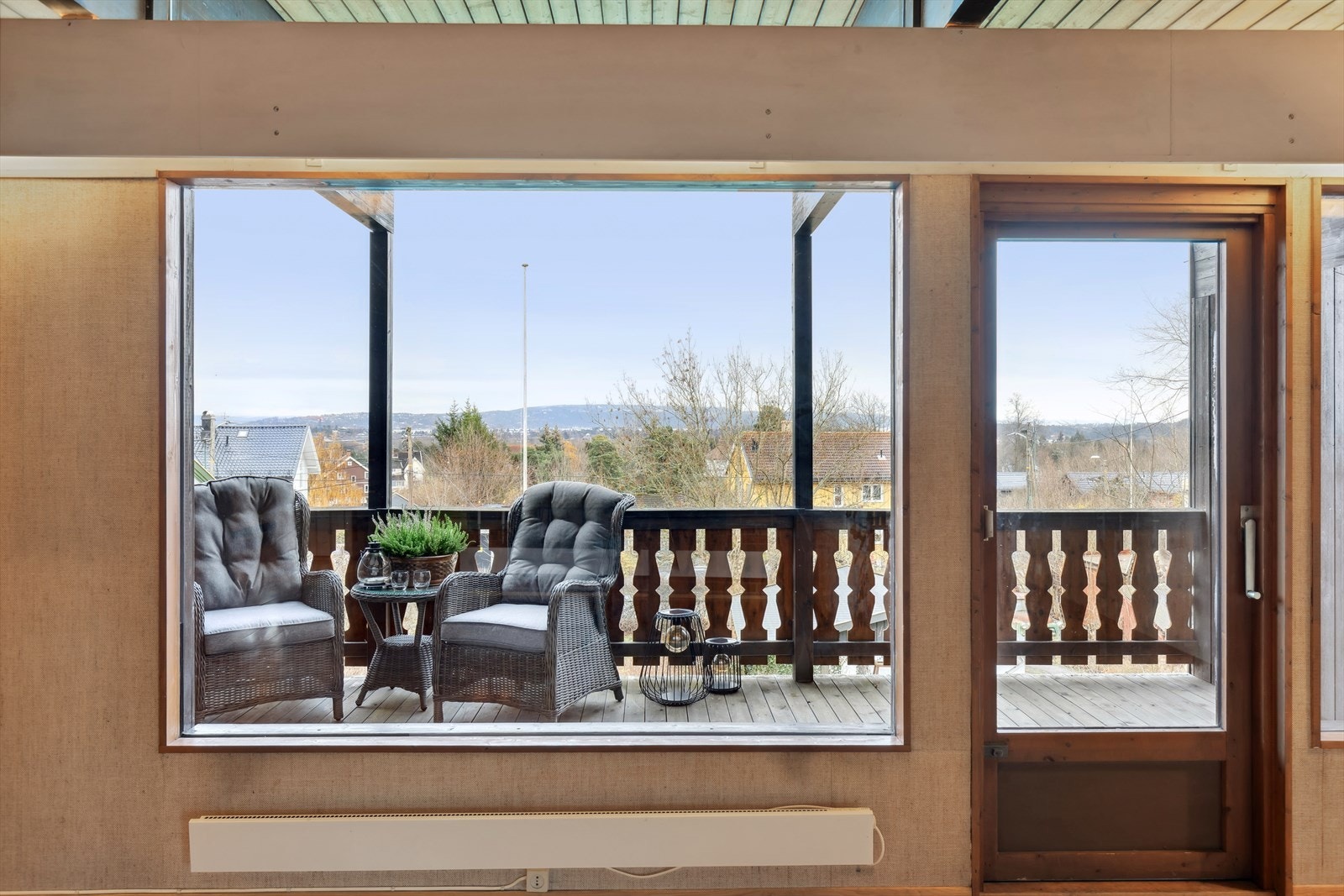 Fra stuen er det utgang til herlig overbygget veranda mot syd. Galleribilde