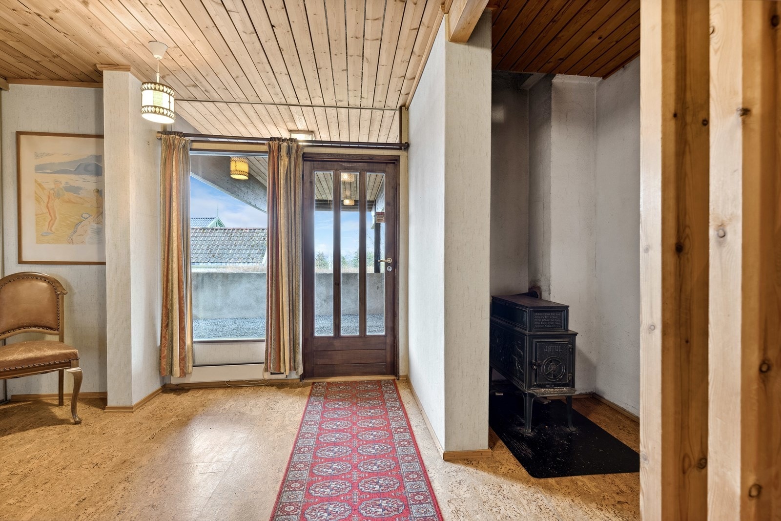 Entréen/hallen gir et fint førsteinntrykk. Her er god plass til yttertøy og sko. Galleribilde