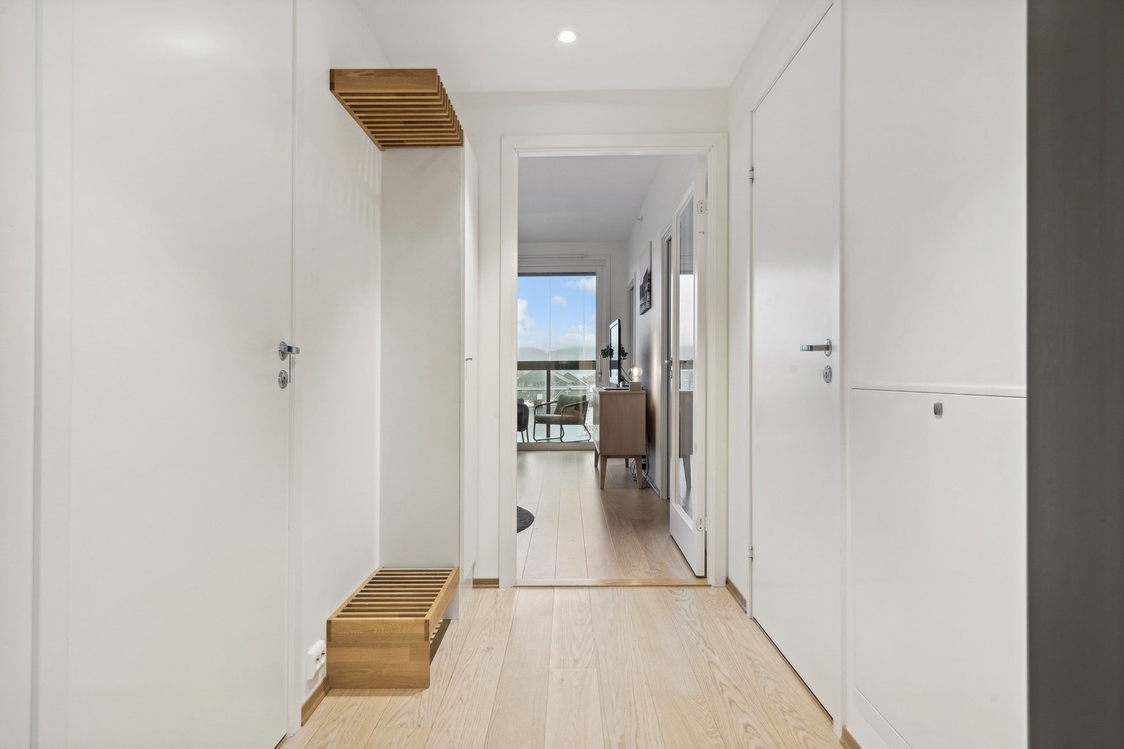 Velkommen inn i entré mot stuen Galleribilde